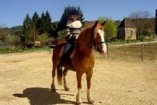 Pbaños a caballo con los jinetes del vezere 